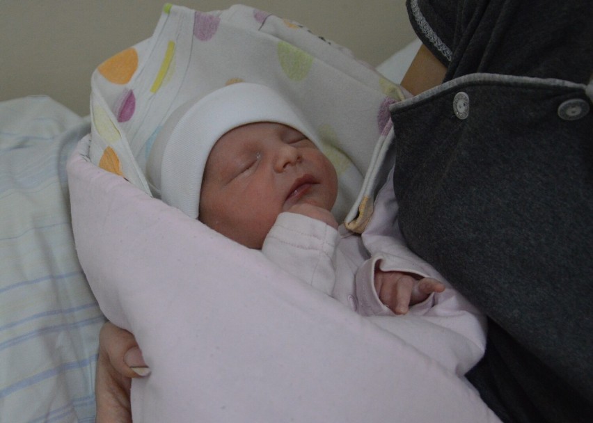 Pierwsze dziecko urodzone w Piotrkowie w 2023 roku to Kaja z...
