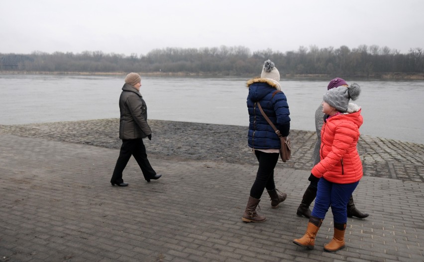 26.01.2015 TORUŃ MIEJSCE NA BULWARZE FILADELFIJSKIM, W...