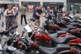 Zlot harleyowców w Bydgoszczy. Motocykle Harley-Davidson zaparkowały na Starym Rynku [zdjęcia, wideo]