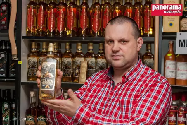 Po sukcesie  „Sztygarówki wałbrzyskiej” Dariusz Gustab, przedsiębiorca z Wałbrzycha przygotował, opatentował i wprowadził do sprzedaży nowe alkohole regionalne -  „Złotą wałbrzyską” i „Muflonówkę sudecką”