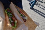 Food Trucki w Redzie. Zobaczcie "wyżerkowy" zlot mobilnych kuchni w obiektywie aparatu |FOTO