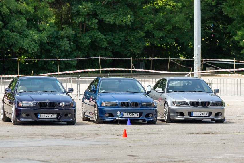 Summer Cars Party w Kraśniku. Targowisko miejskie zamieniło się w samochodową arenę. Zobacz zdjęcia