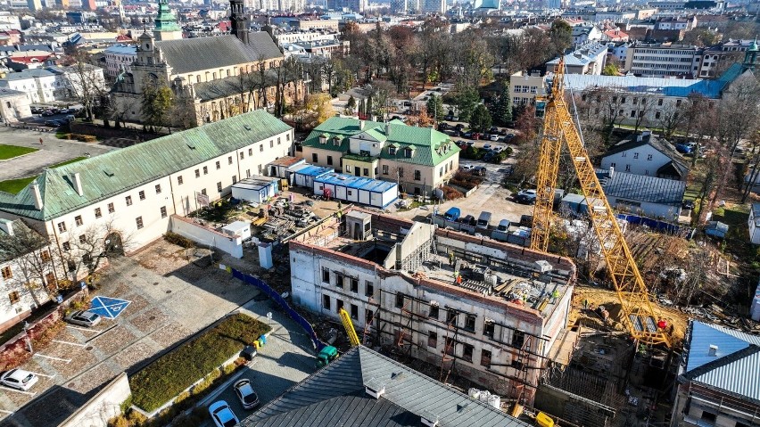 Trwa budowa nowej siedziby kieleckiego Teatru Lalki i Aktora...