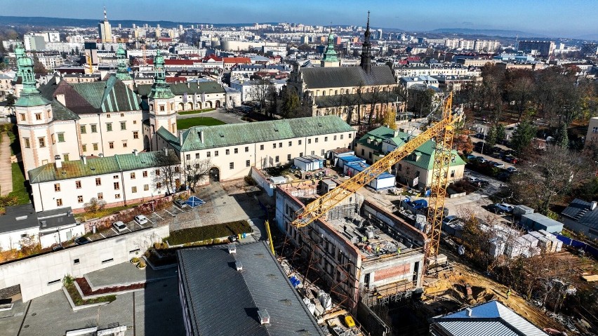Trwa budowa nowej siedziby kieleckiego Teatru Lalki i Aktora...