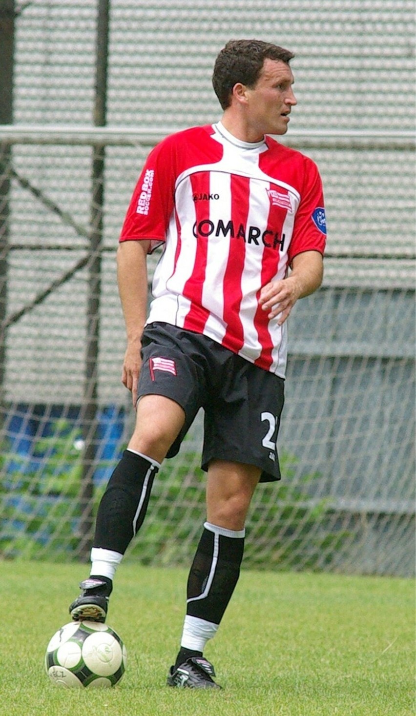 Grał w Cracovii jesienią 2009, 2 występy w ekstraklasie.