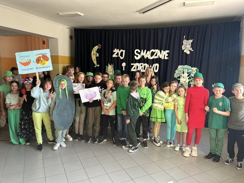 „Żyj smacznie i zdrowo” i  „Jem zdrowo i kolorowo” w Szkole Podstawowej nr 2 w Wieluniu