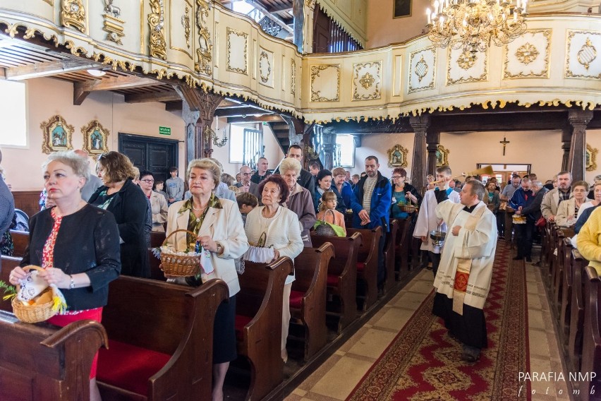 Błogosławieństwo pokarmów w parafii pw. NMP Królowej Polski w Ostrowie Wielkopolskim