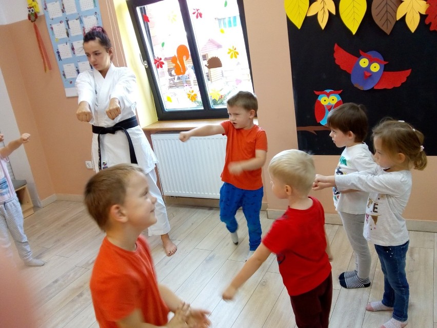 Przedszkolaki z Szamotuł wzięły udział w pokazie karate