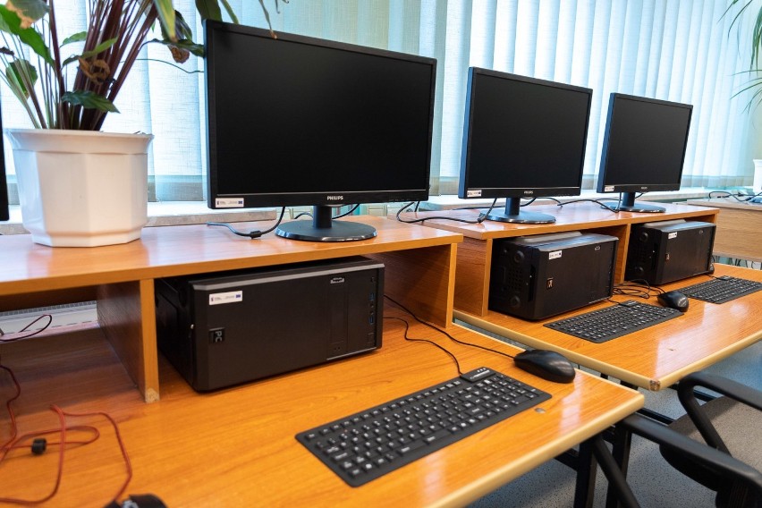 Gorzowskie szkoły dostały m.in. 443 laptopy i 74 komputery...