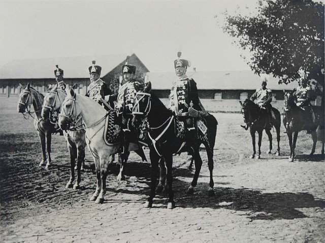 Na zdjęciu: Cesarz Wilhelm II w Garnizonie we Wrzeszczu” (materiały historyczne wikipedii), jego śladami pójdą teraz mieszkańcy Sopotu.