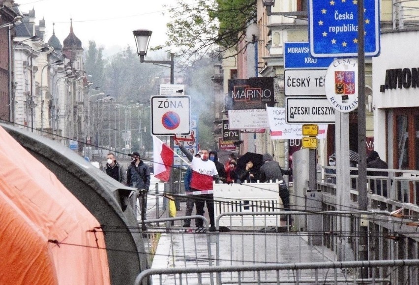 Czesi łagodzą obostrzenia i otwierają granicę polsko czeska...