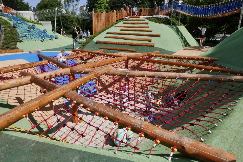 Plac zabaw w parku Ujazdowskim otwarty