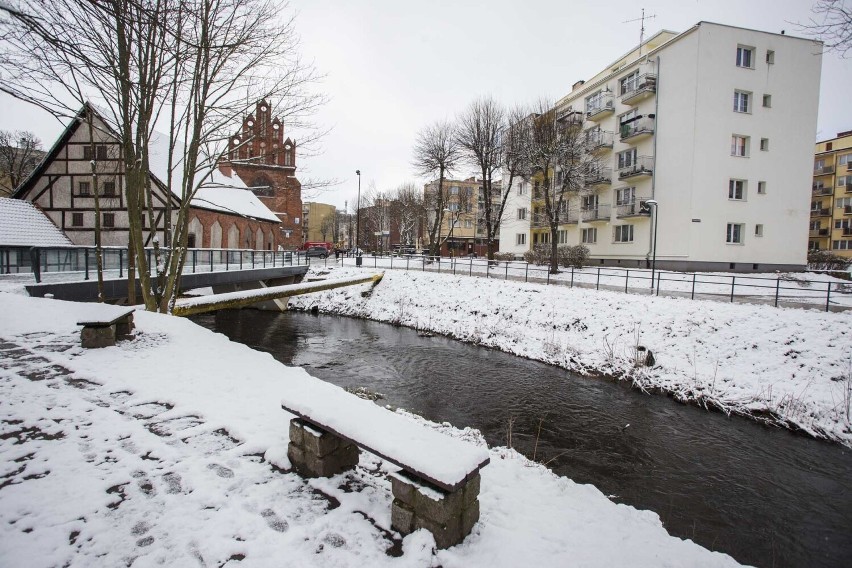 W nocy na całym Pomorzu spadł śnieg. Najwięcej na linii...