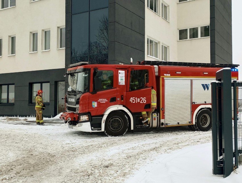 Wybuch pożaru w klinice medycznej w Knurowie. Budynek został ewakuowany. Co było przyczyną pożaru?
