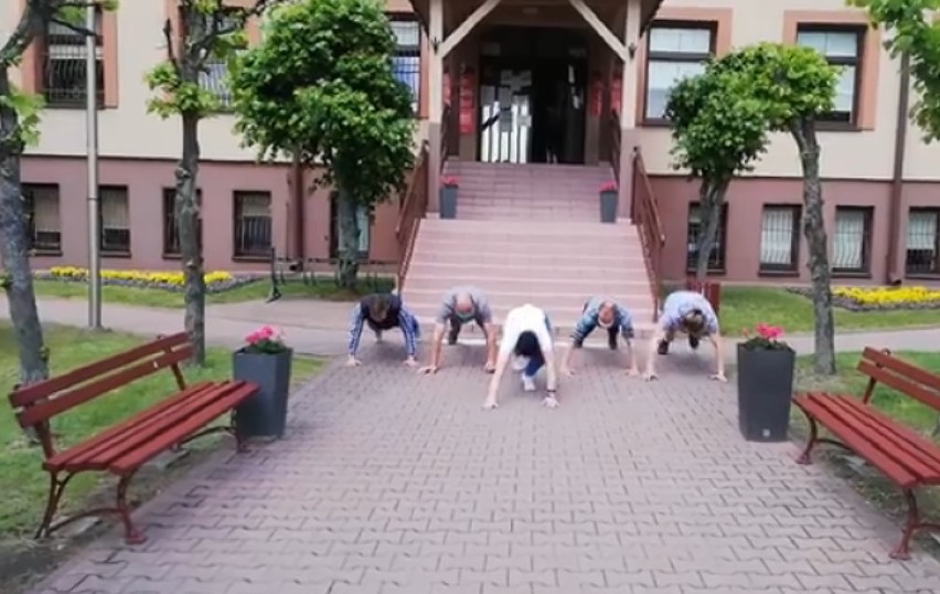 Działoszyńscy urzędnicy i policjanci pompowali dla Wojtusia[FOTO,WIDEO]