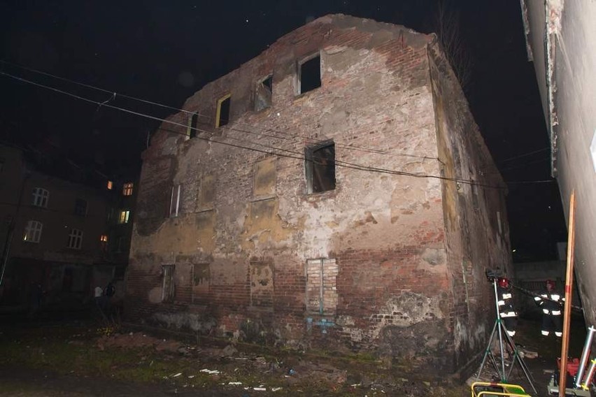 Wałbrzych: Runęło piętro budynku przy P. Skargi