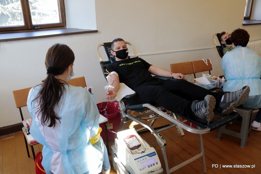 Akcja krwiodawstwa w staszowskim ratuszu. Pobrano prawie 6 litrów krwi (ZDJĘCIA)