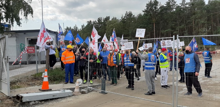 Pracownicy świnoujskiej stoczni nie godzą się na obecną...