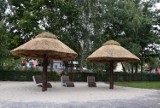 Kawałek plaży w centrum Nowej Soli gotowy. Kiedy pogoda będzie sprzyjać, będzie można tutaj wypoczywać [ZDJĘCIA]