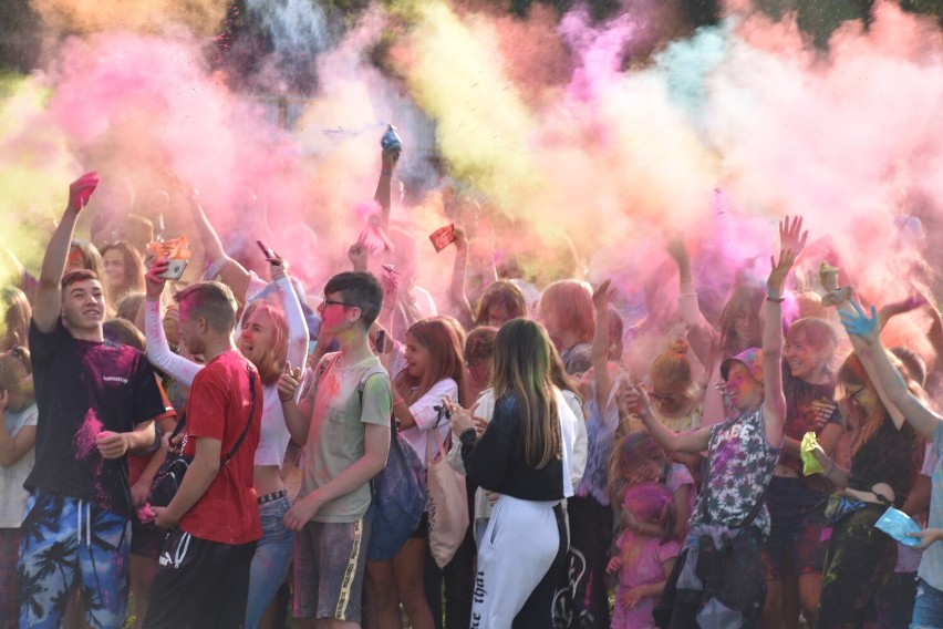 Kolor Fest 2022 w Pleszewie. Najbardziej kolorowa impreza...
