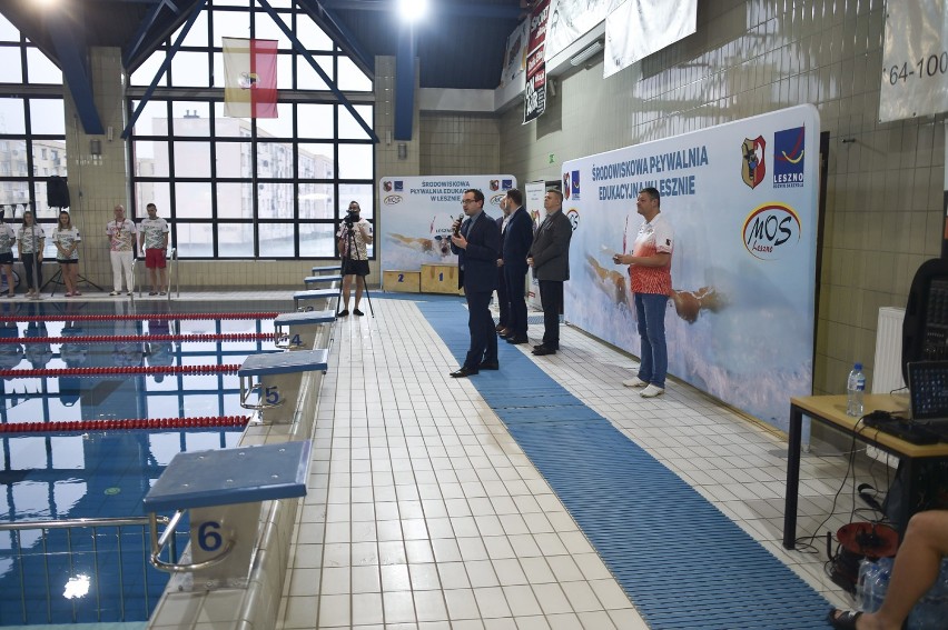 Mistrzostwa pływackie dzieci w Lesznie