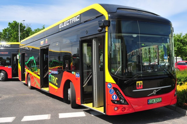 1 czerwca uroczyście przywitano nowe autobusy w Świdnicy.