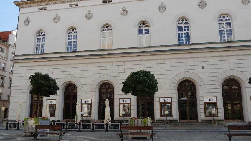 Koronawirus w Teatrze Modrzejewskiej w Legnicy. Teatr odwołuje premierę spektaklu „Świat na głowie”