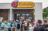 Mieszkańcy Łodzi czekali na otwarcie Biedronki 10 godzin