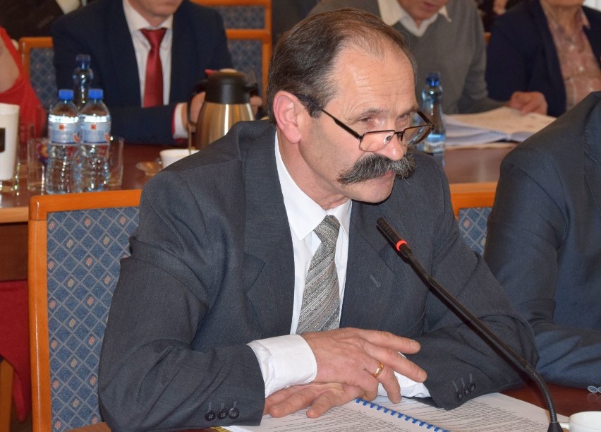 - Celem pracy komisji jest wspomaganie burmistrza Wielunia w działaniach zmierzających do złożenia wniosku geotermalnego - mówi radny Roman Drosiński