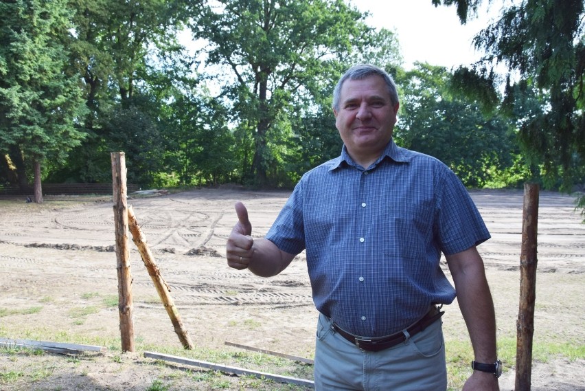 Dyrektor SP w Trzcielu nie ukrywa radości z inwestycji