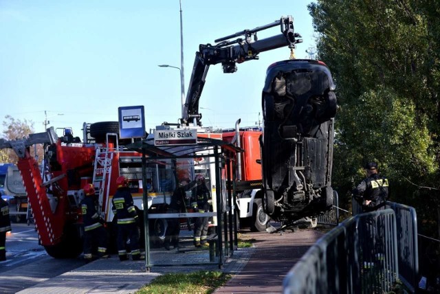 Wypadek na ul. Elbląskiej w Gdańsku 16.10.2018. Zderzenie ciężarówki i samochodu osobowego