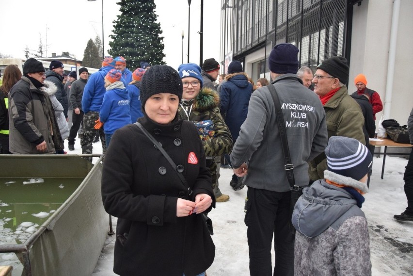 Myszków: 27. finał WOŚP. Myszkowskie morsy kąpały się przed...