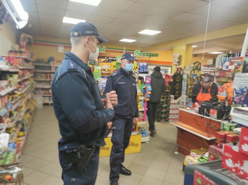 Policyjne kontrole w sklepach w powiecie tucholskim