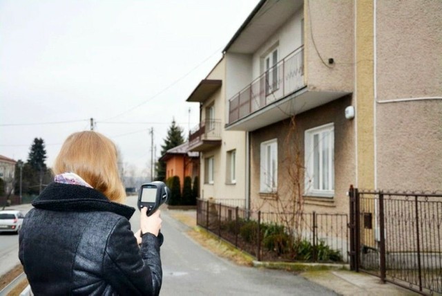 W Małopolsce będą kontrolować budynki kamerami termowizyjnymi. Zakupiono 39 kamer, które trafią do powiatów i miast na prawach powiatu