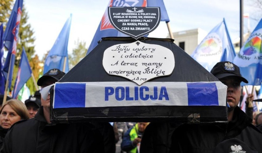 Protest Policji. Policjanci z Pleszewa przygotowują się do...
