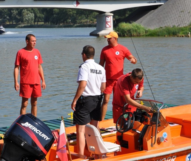 W akcji wzięło udział  łącznie 18 przedstawicieli, w tym: policji, WOPR-u i Nadgoplańskiego Parku Tysiąclecia.