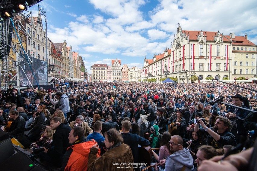 Gitarowy Rekord Guinnessa. Gitarzyści na ściance i nie tylko