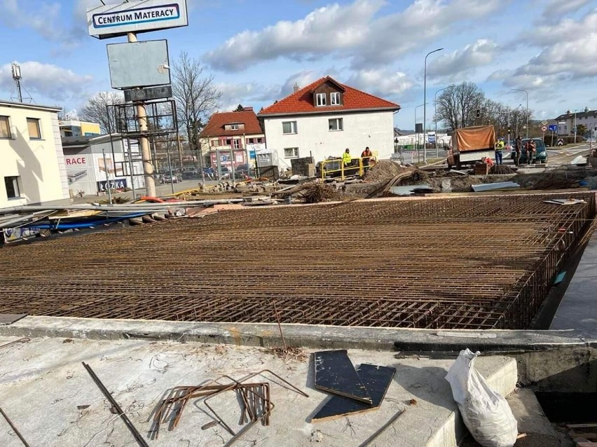 Trwa remont mostu przy ul. Mostowej. Dziś zostanie wylany beton na gotowe zbrojenia