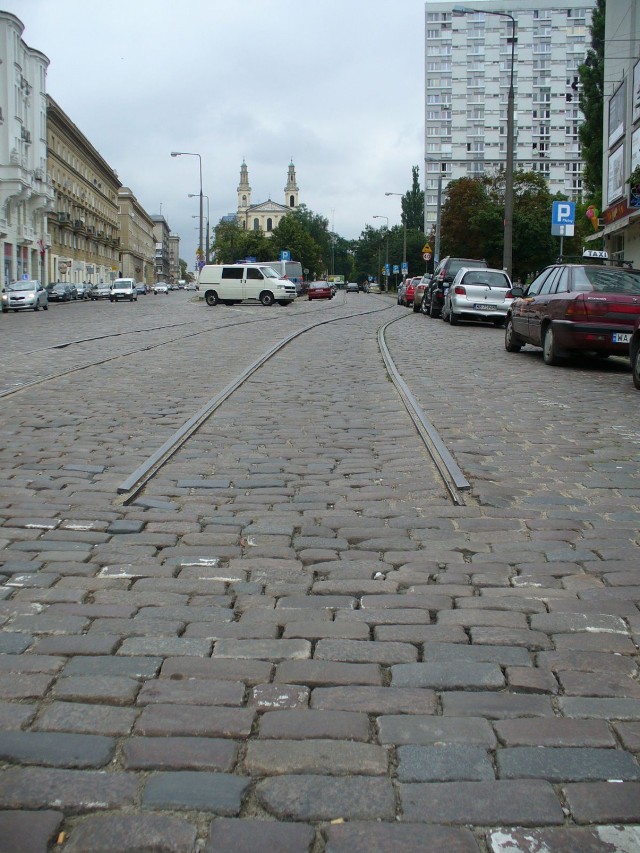 Ulica Chłodna obecnie.