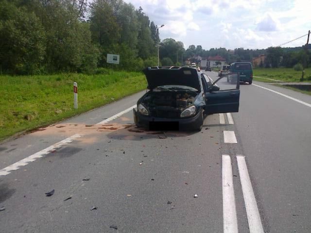 Wypadek w Połomi. Ranny kierowca trafił do szpitala