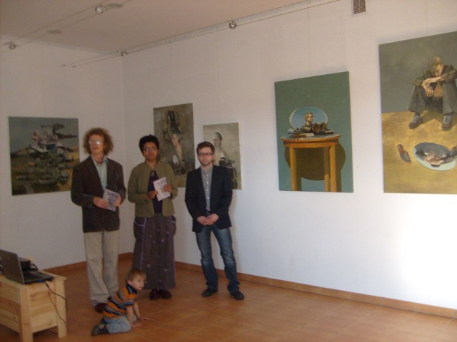 Wernisaż otworzył kierownik Galerii &quot;Sękowa&quot; Piotr Woroniec i dyrektor ULRA Monika Wolańska.