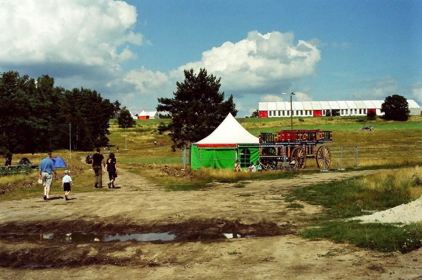 XII Przystanek Woodstock 2005 - Kostrzyn nad Odrą po raz drugi i ze słonecznikami [zdjęcia]