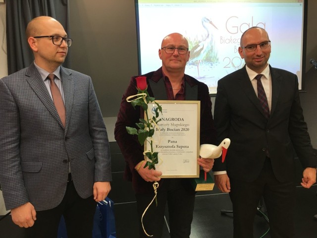 W Centrum Kultury i Bibliotece Publicznej Gminy Słupsk w Głobinie odbyło się uroczyste uhonorowanie tegorocznych laureatów „Białego Bociana 2020” – dorocznych nagród starosty słupskiego przyznanych w dziedzinie twórczości artystycznej, upowszechniania i ochrony dóbr kultury.