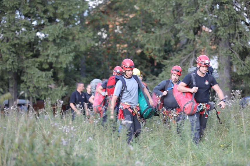 Tatry: Poszukania grotołazów w Jaskini Wielkiej Śnieżnej na razie nie przynoszą rezultatu