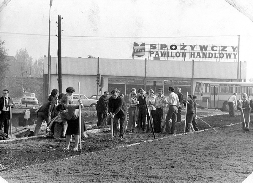 Budowa na rybnickim Maroku (lata 70.). Dziś obok jest Real