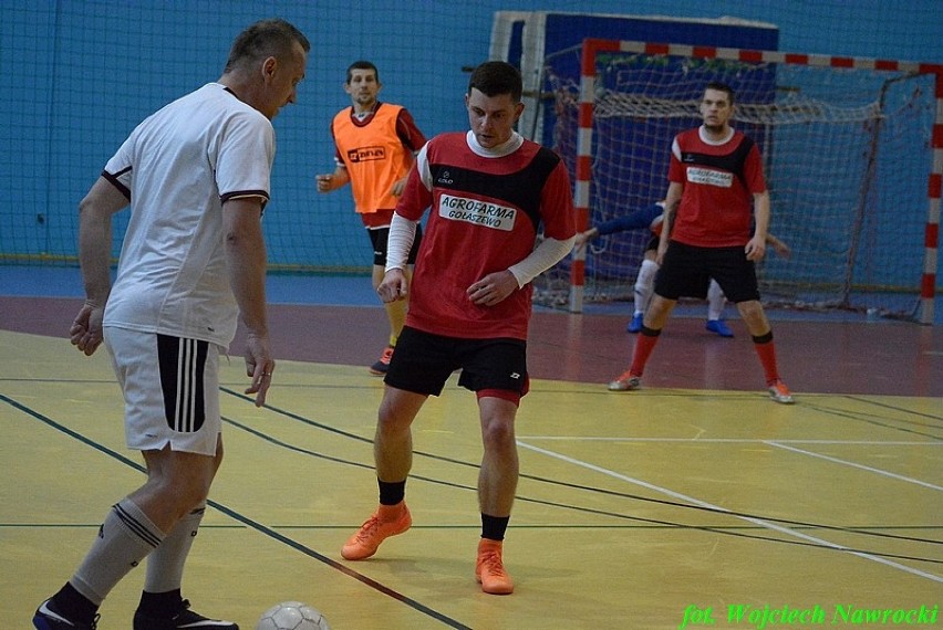 Wyniki 9. ostatniej kolejki rundy zasadniczej IX edycji Choceńskiej Ligi Futsalu [zdjęcia]