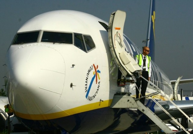 Ponad 3 mln pasażerów obsłużono w 2011 roku w Kraków Airport. ...
