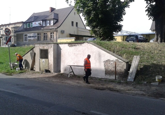 Po długim oczekiwaniu wreszcie poprawiono stan wejść do tuneli przy ulicy Dworcowej.