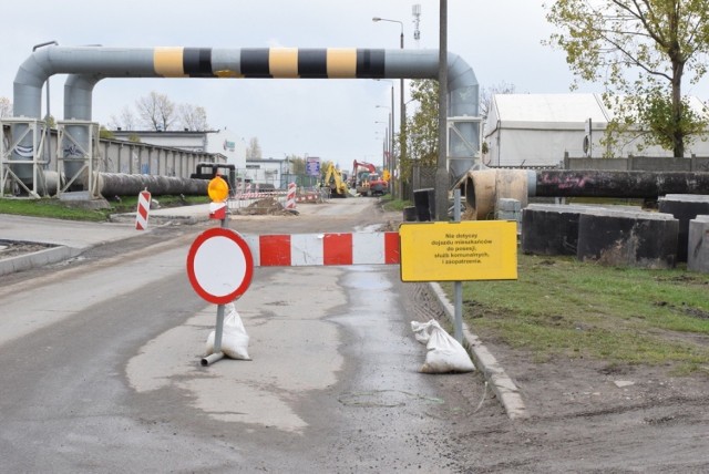 Trwają prace drogowe na ulicach Poznańskiej i Budowlanej w Inowrocławiu. Są objazdy i inne utrudnienia w ruchu