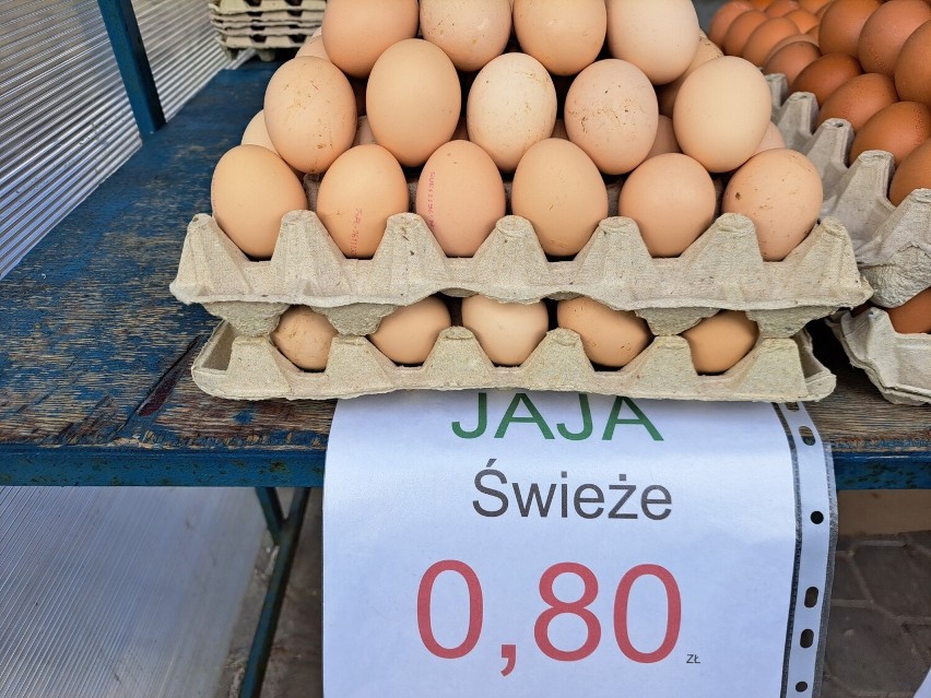 Na koneckich bazarach można było kupić jaja już od 80 groszy...